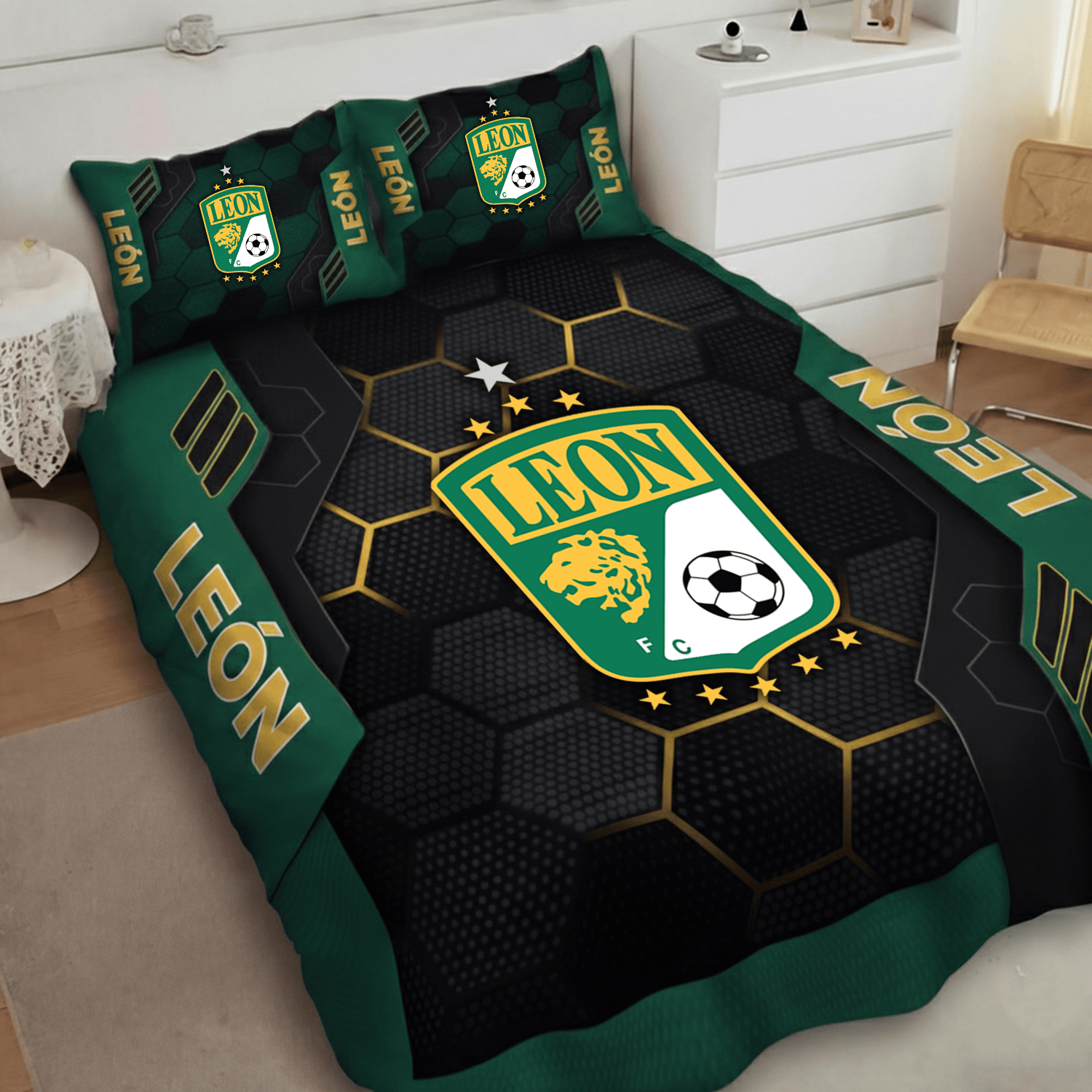 León Inspired Full Bedding Set